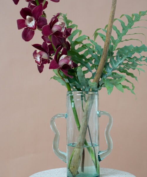 Alternative view of Florero de Llorente