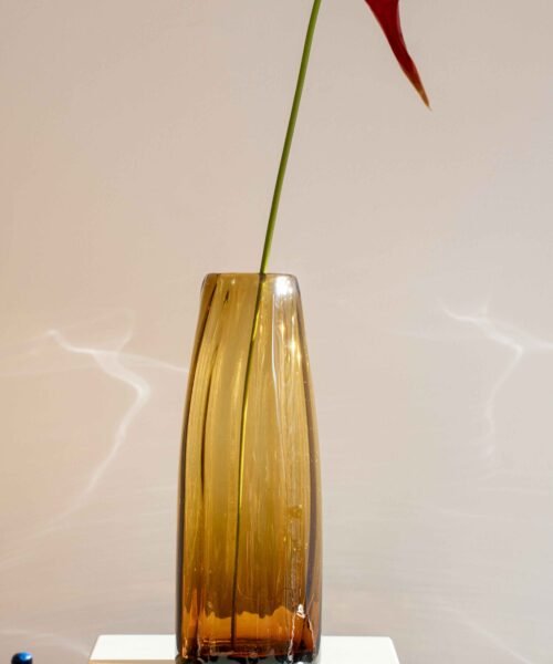 Alternative view of Florero Origen Ambar