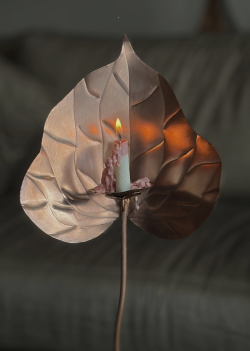 Candelero Anturio de Fuego con Velas y Apagavelas